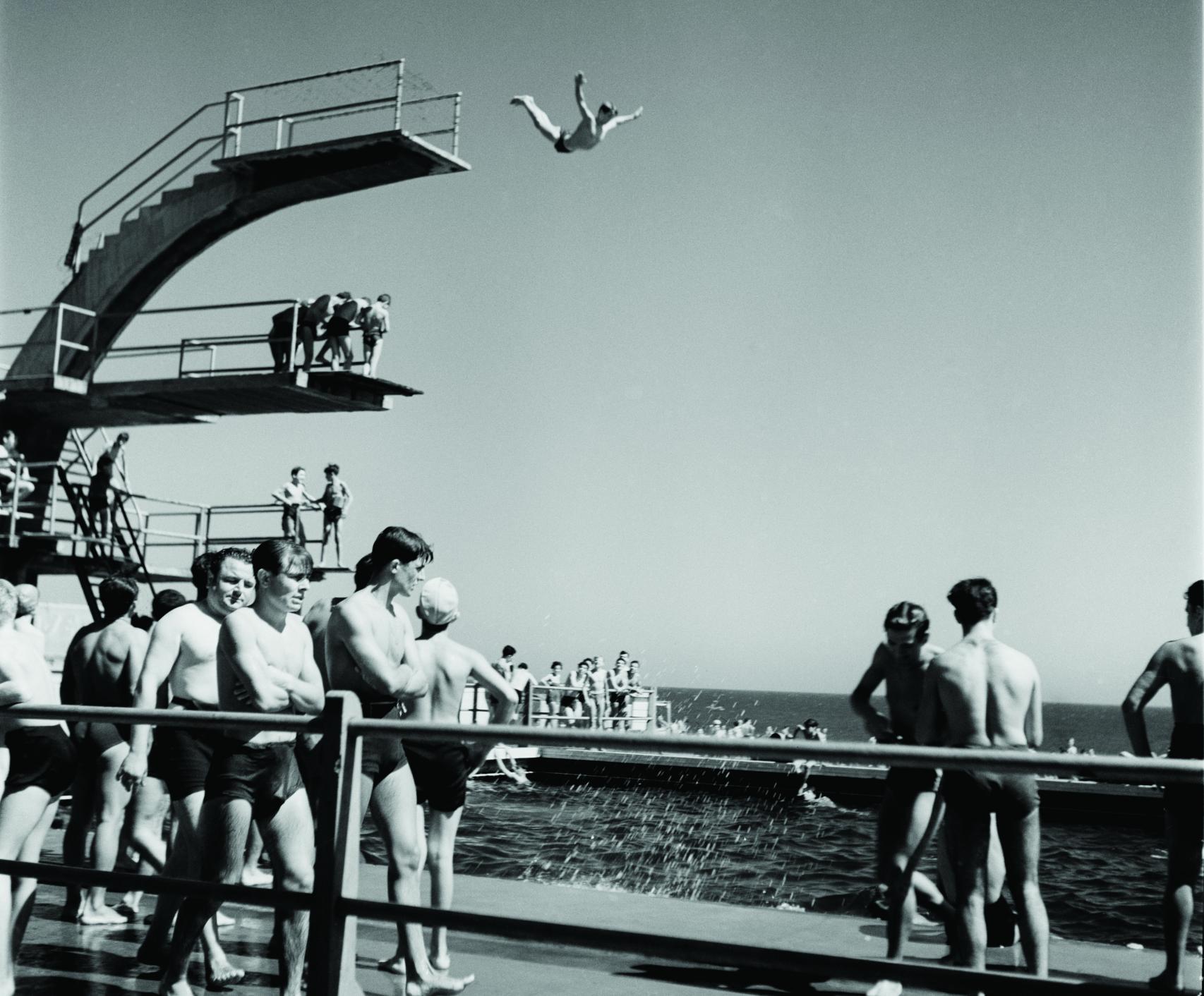 Baños de San Sebastián en la Barceloneta / Francesc Català-Roca. Archivo del Colegio de arquitectos de Cataluña