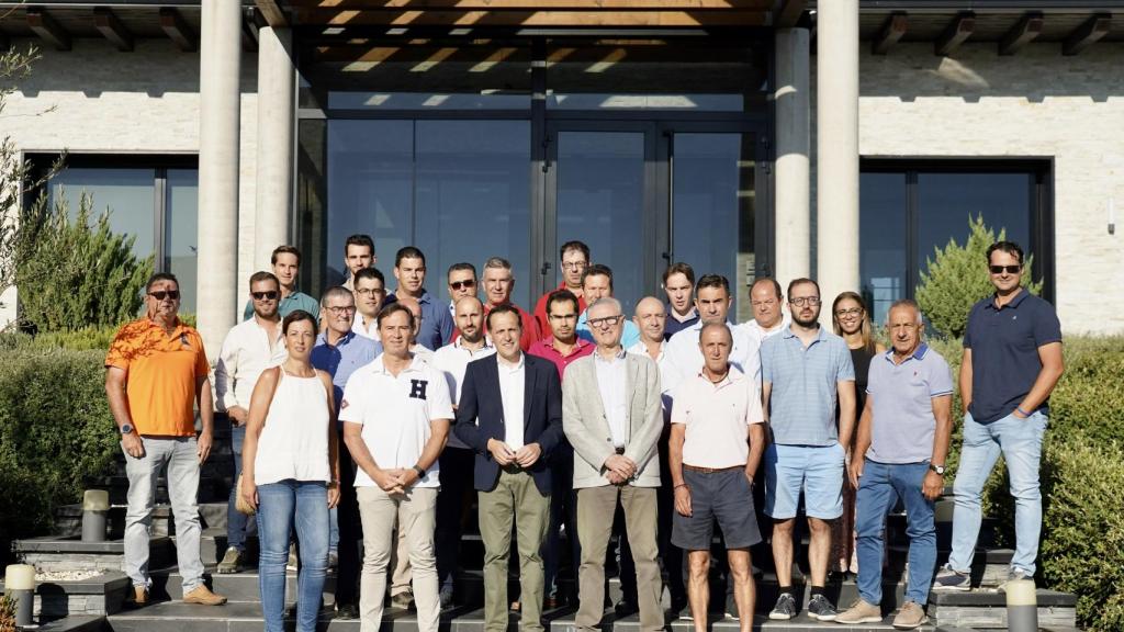 Inicio del ciclo de encuentros 'Del campo a la Industria' en el Centro Logístico de Huercasa en San Miguel del Arroyo