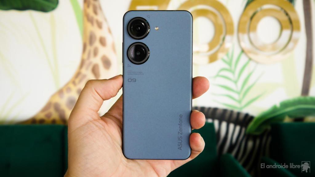 El Asus Zenfone 9 sorprendió con un tamaño pequeño