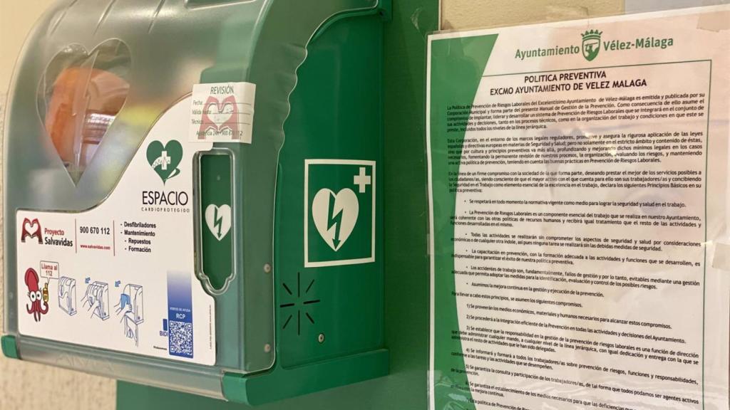 Un desfibrilador en Torre del Mar (Málaga)