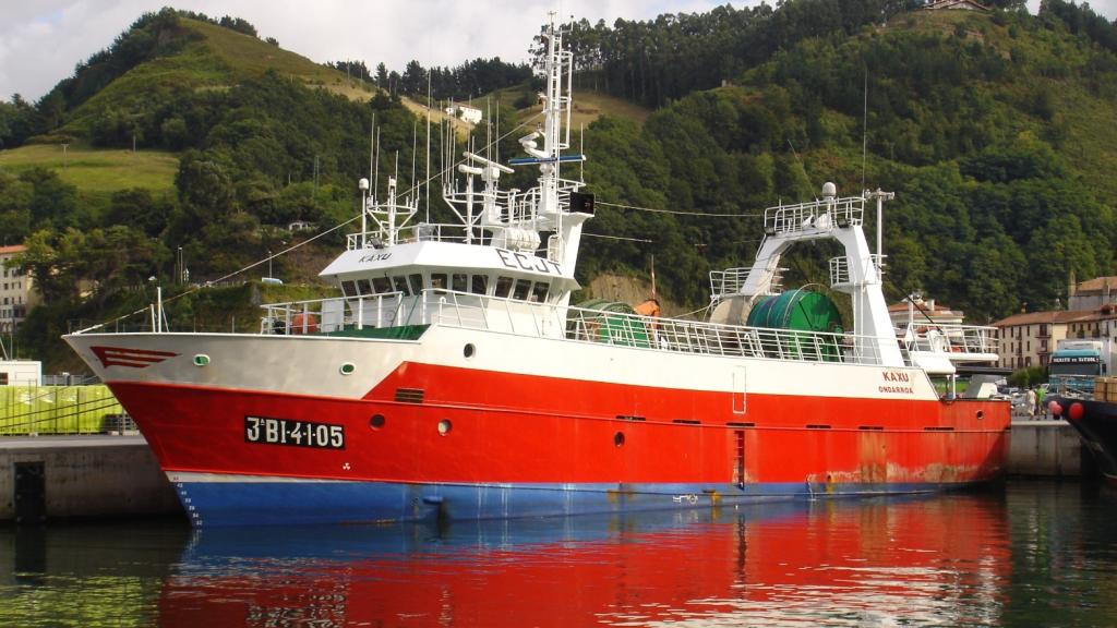 Barco arrastrero español.