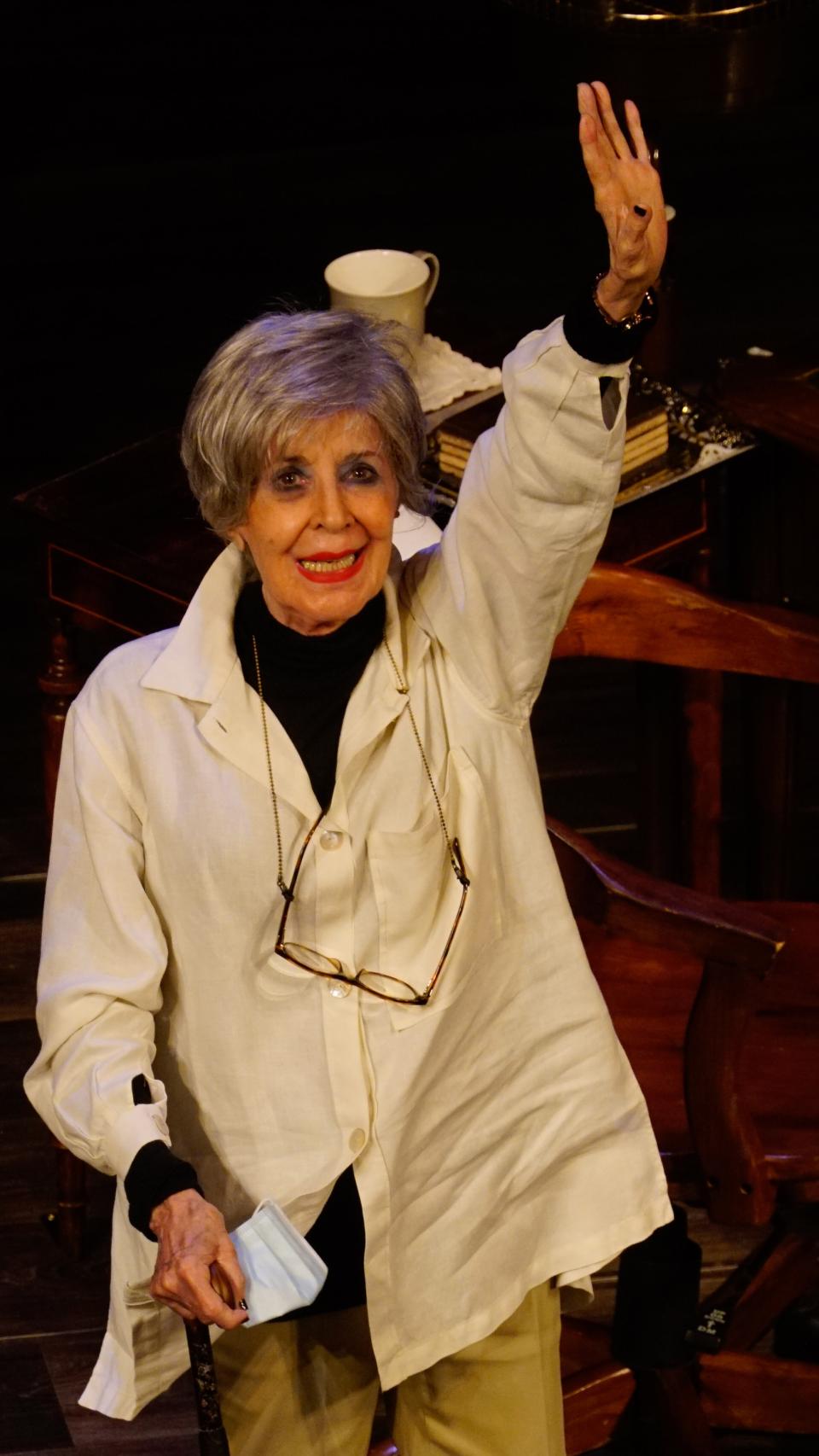 Concha Velasco despidiéndose de su público en Logroño en diciembre de 2021.