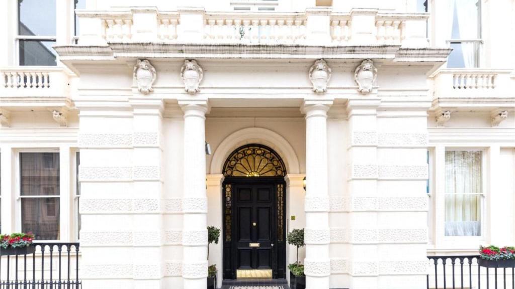 La fachada del edificio histórico donde se encuentra el piso de Edoardo Mapelli.