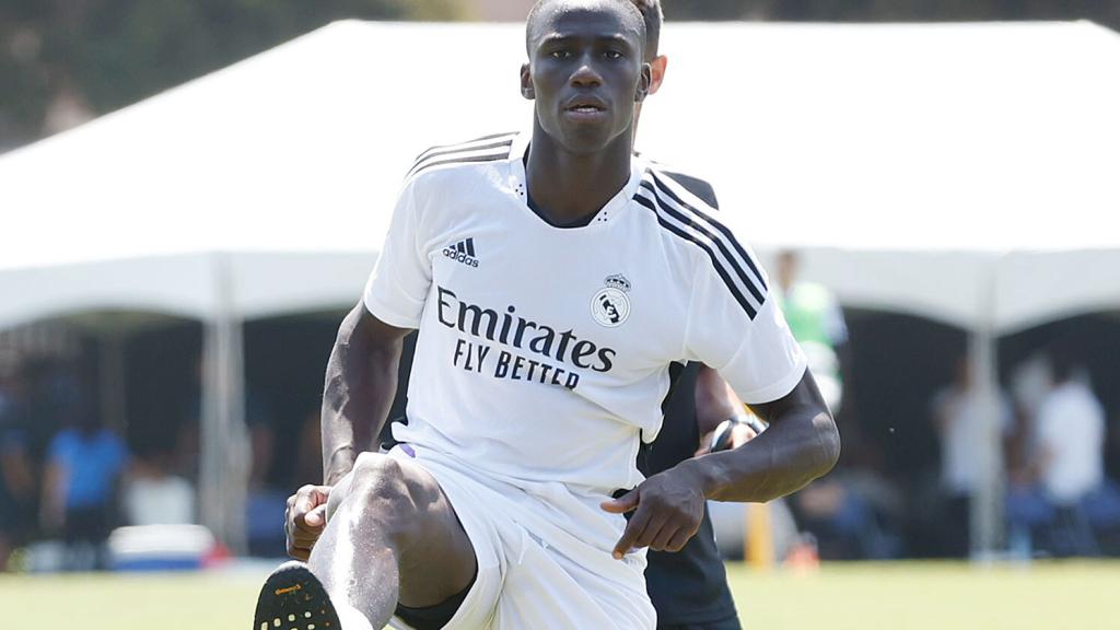 Ferland Mendy durante un entrenamiento