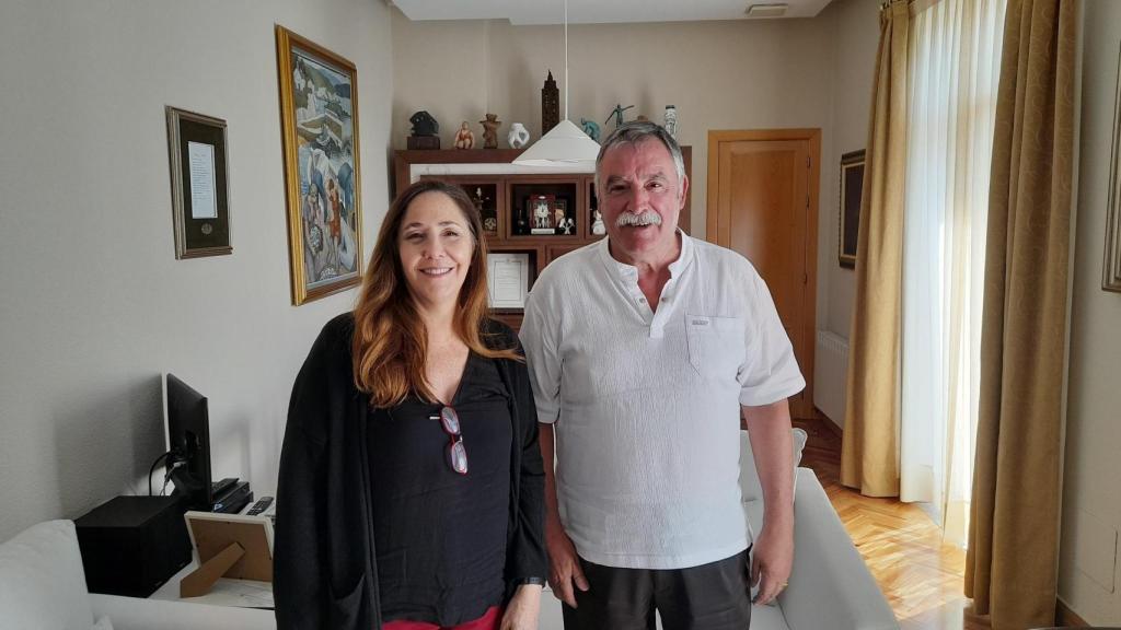 Mariela Castro con el alcalde de Oleiros, Ángel García Seoane.