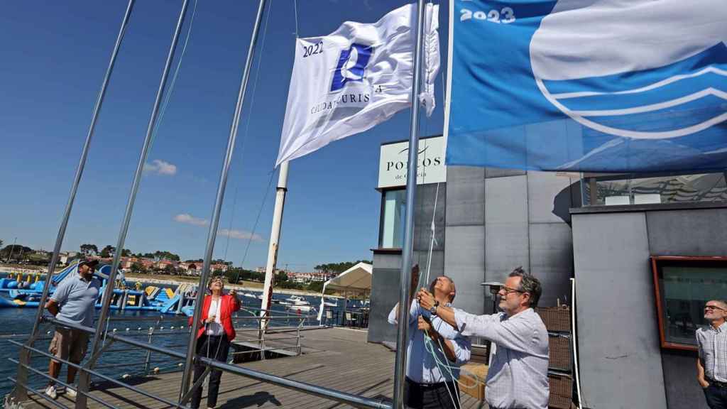 Rosa Quintana en el Club Náutico de Portonovo.La conselleira do Mar, Rosa Quintana, ha destacado este viernes el trabajo constante del Club Náutico de Portonovo (Pontevedra) para mantener la excelencia de los servicios que ofrece para la práctica de actividades de ocio.SOCIEDADXUNTA