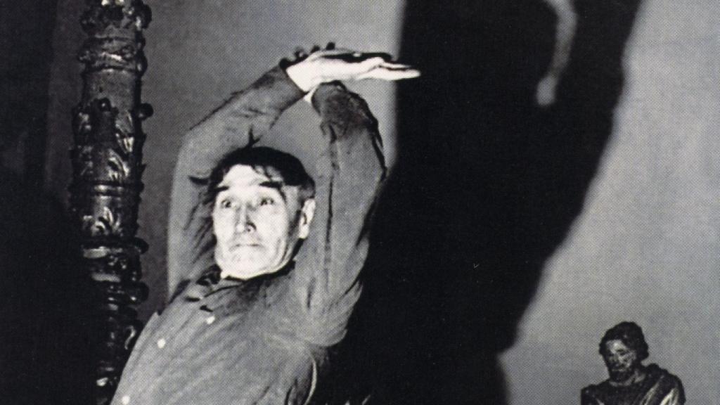 Vicente Escudero ejecutando una de sus coreografías