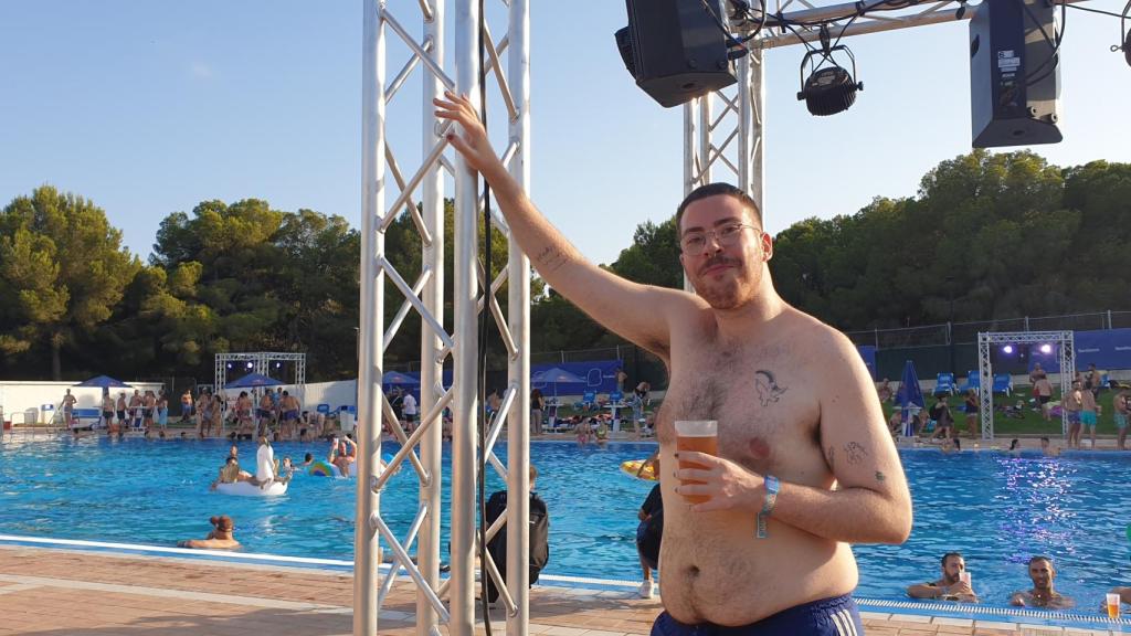 Enrique, fan del VIP Pool, los sueños se cumplen.