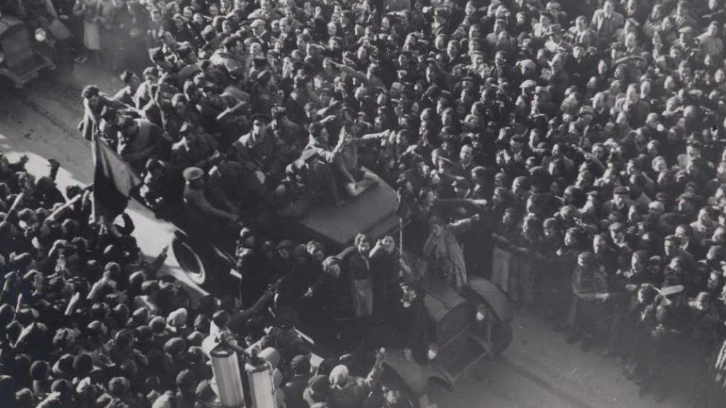 Tropas del bando sublevado entrando en Madrid el 28 de marzo de 1939. Foto: BNE