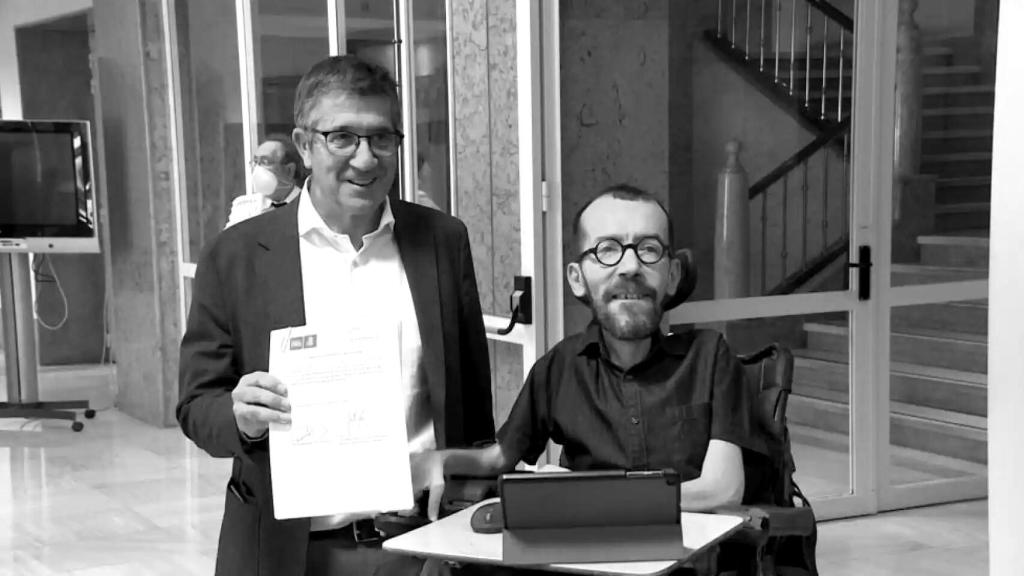 Imagen del portavoz del PSOE en el Congreso, Patxi López y del portavoz de Podemos, Pablo Echenique, en el Congreso.