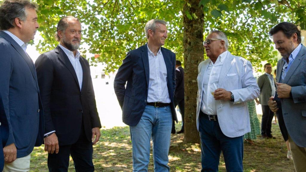 El titular del Gobierno gallego, Alfonso Rueda, asiste a la VI Romaría Abanca Internacional.