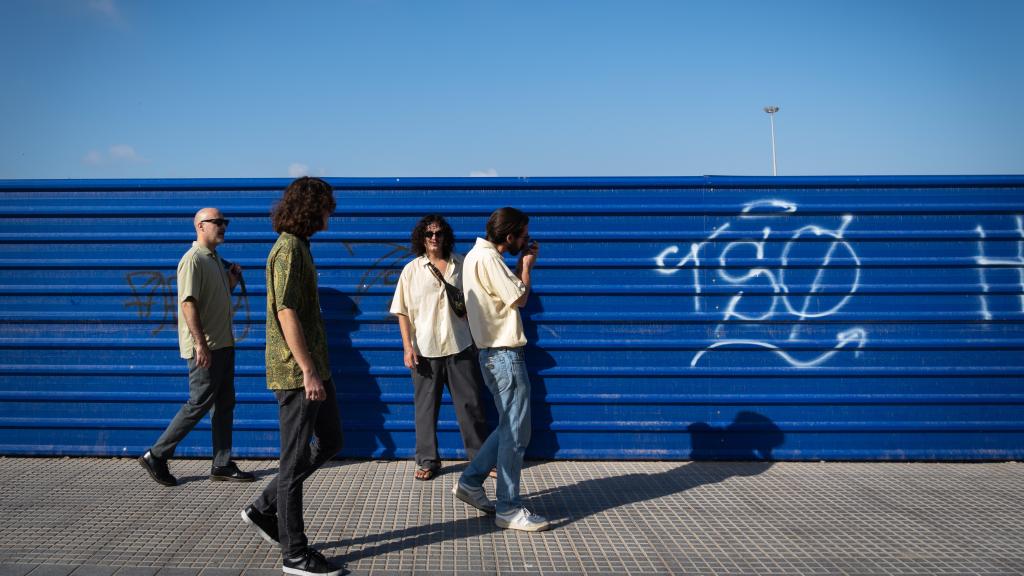 La banda malagueña pasea por el centro de Málaga.
