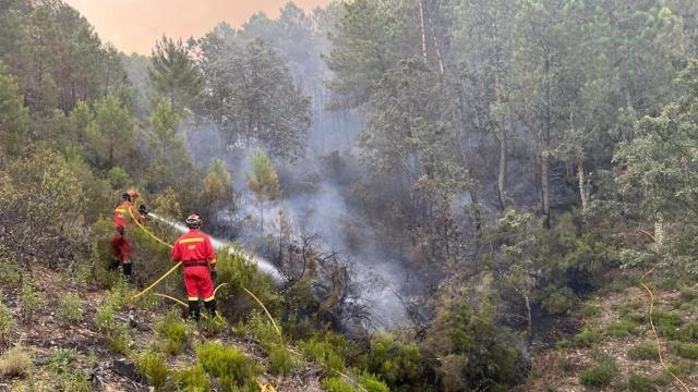 La Unidad Militar de Emergencias en el incendio de Sevilleja de la Jara en la provincia de Toledo
