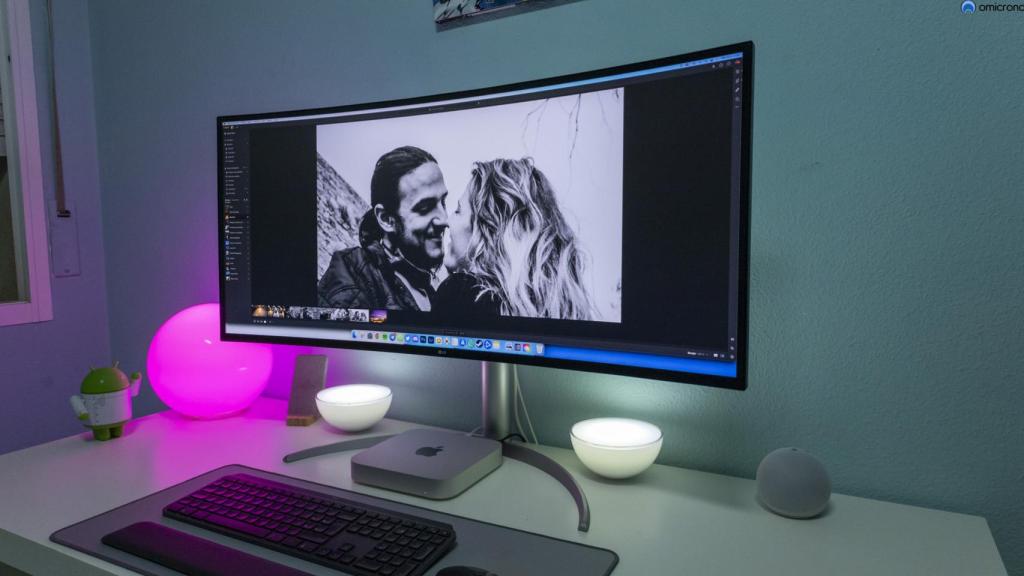 LG 40WP95C-W con Lightroom abierto.