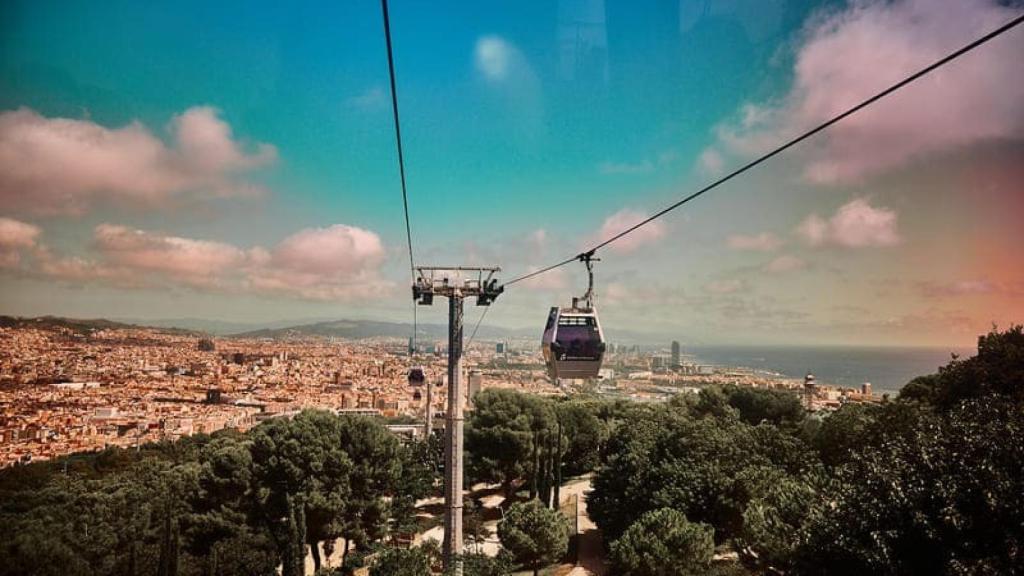 Desde el teleférico de Montjuic se puede disfrutar de las mejores vistas.