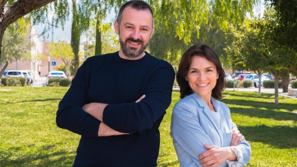 Estefanía Hurtado, directora ejecutiva y Emilio Santiago, director comercial de la empresa.