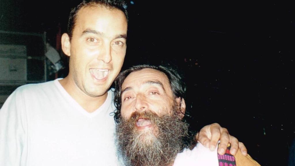 Paco Roji posa junto a Rockberto en la Feria de Málaga.