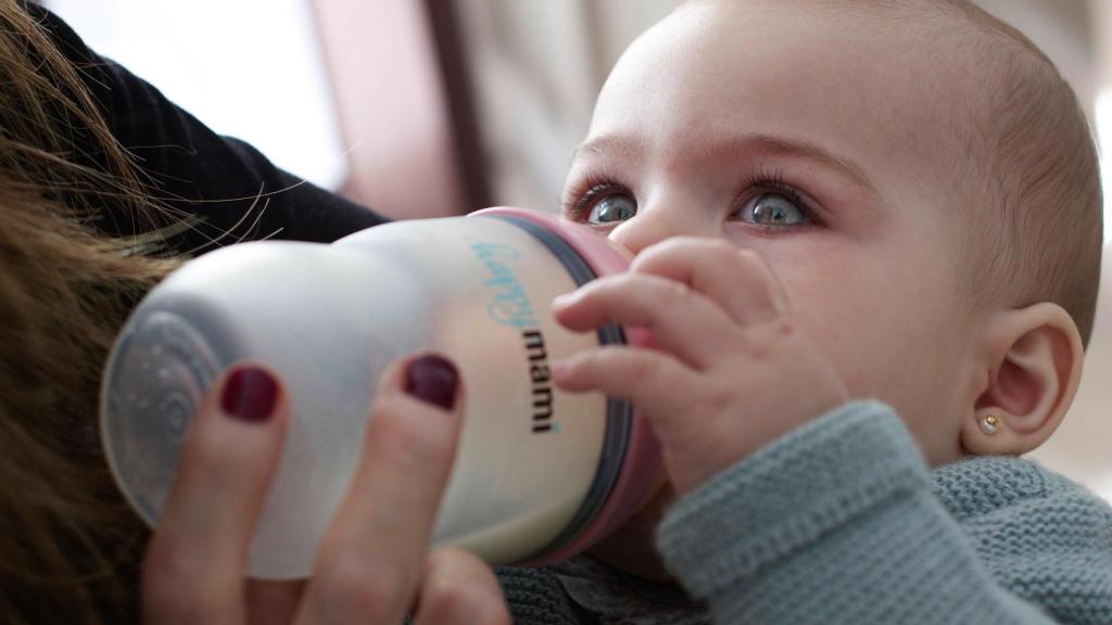 La startup jienense ha creado una plataforma web en la que se puede diseñar un biberón completamente configurable por partes.