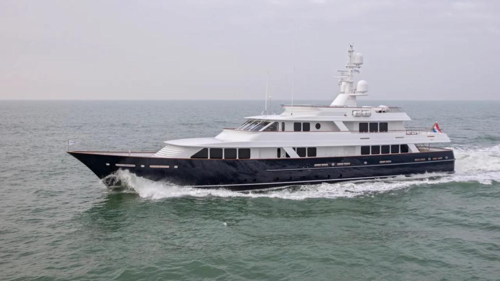 Valoria B, yate de Amancio Ortega