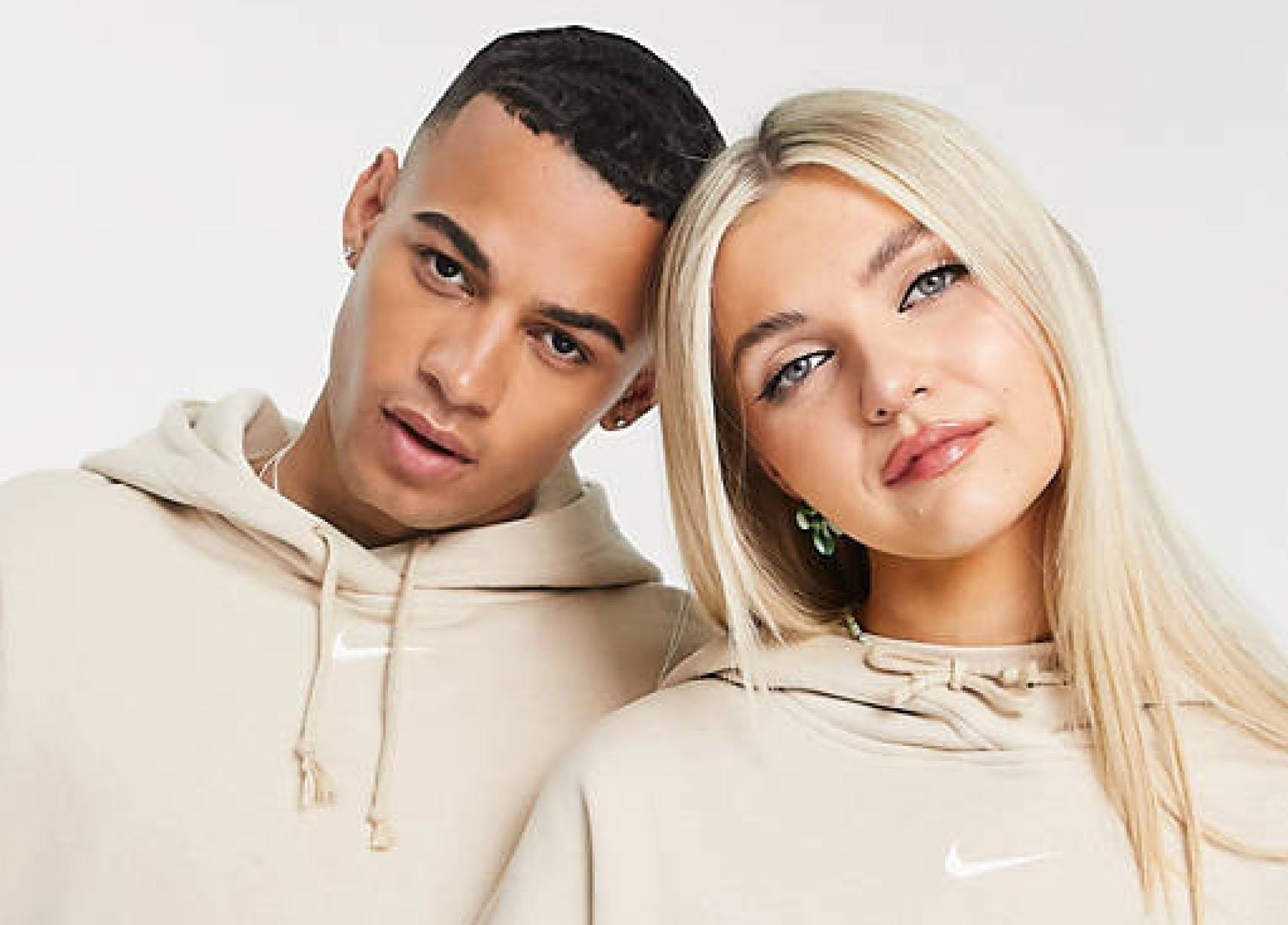 Chándal color arena extragrande de felpa Unisex Trend de Nike