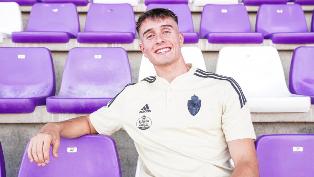 Iván Fresneda posa en la grada del estadio José Zorrilla