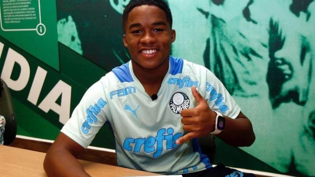 Endrick firma su primer contrato profesional con el Palmeiras