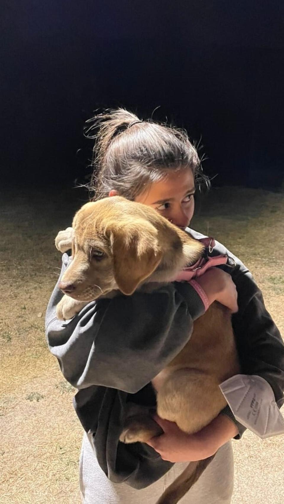 Imagen de Nuria con un perro