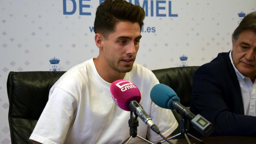 Rubén Sobrino hablando en la rueda de prensa