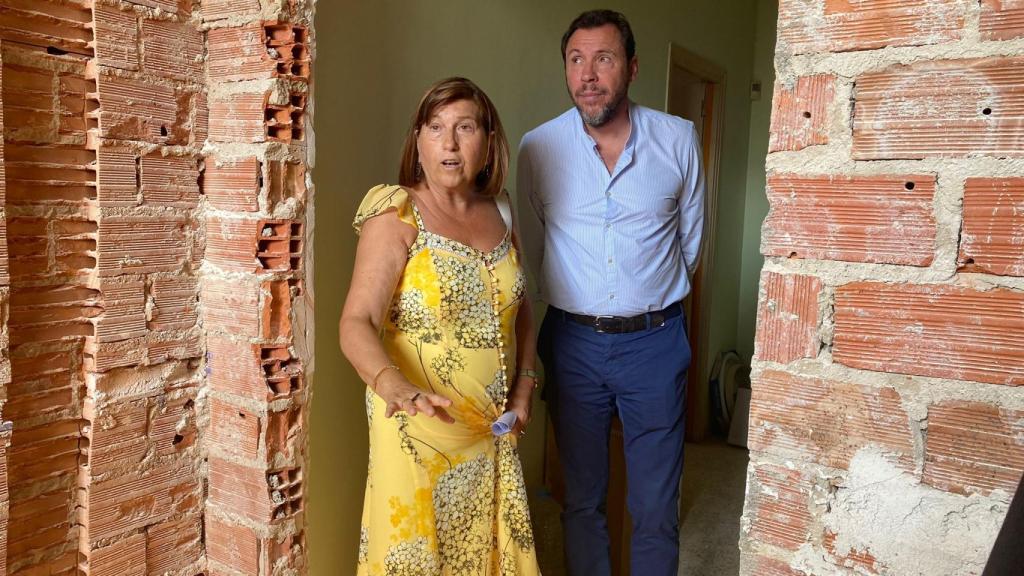 La concejala de Educación, María Victoria Soto, con el alcalde de Valladolid, Óscar Puente, en la visita a la Escuela Infantil Municipal La Cometa