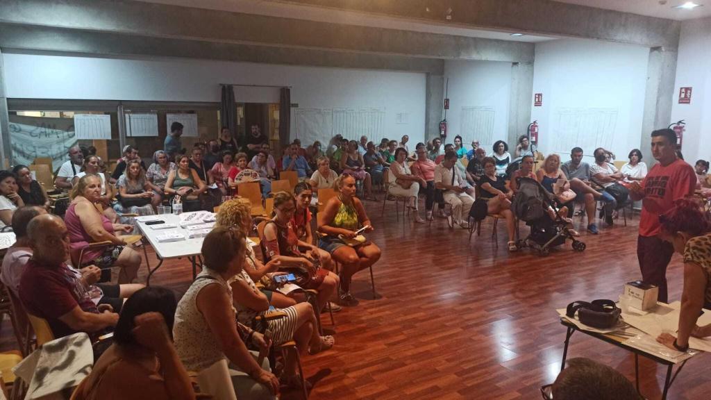 Vecinos de Sevilla afectados por los apagones de luz.