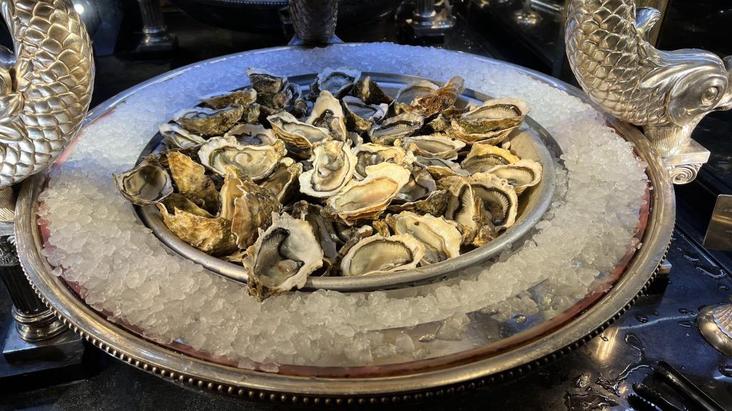 La oferta gastronómica de Les Grands Buffets es casi infinita