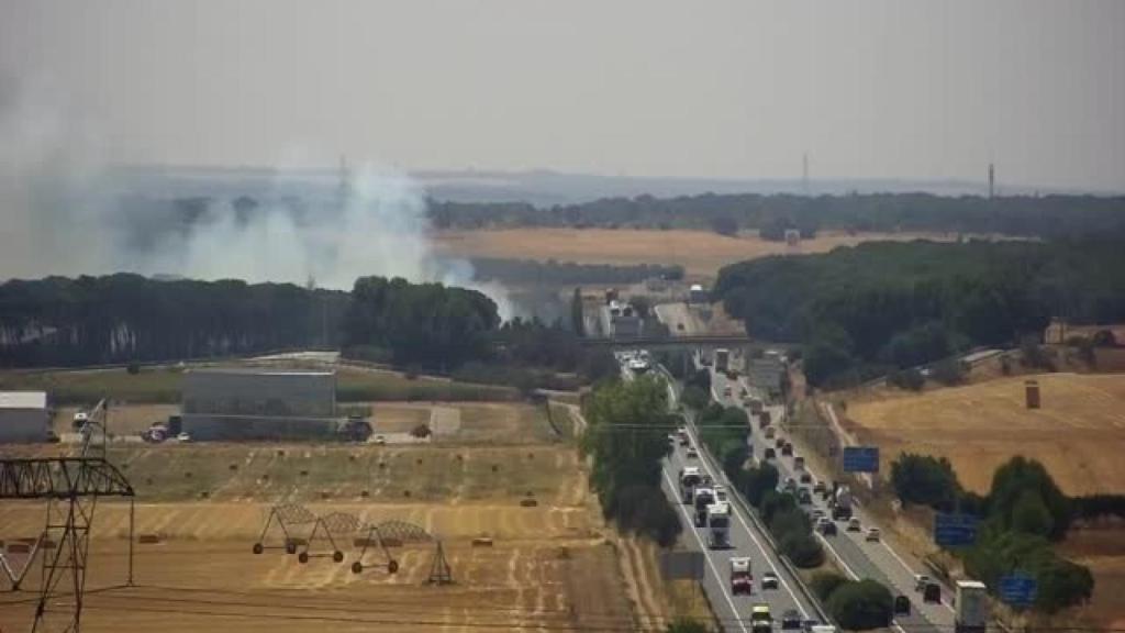 Retenciones en la A-62 por un incendio en Villamarciel