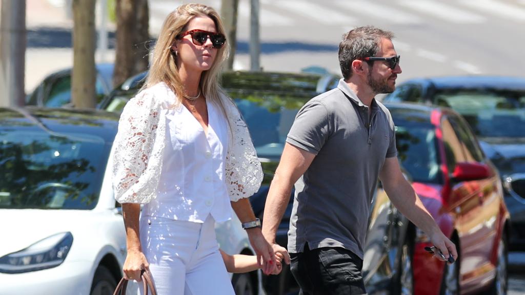Amelia Bono y Manuel Martos en las calles de Ibiza.