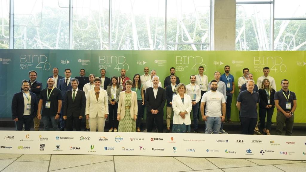 Foto de familia de las startups que acudieron el 7 de julio al Demo Day 2022 de BIND 4.0.