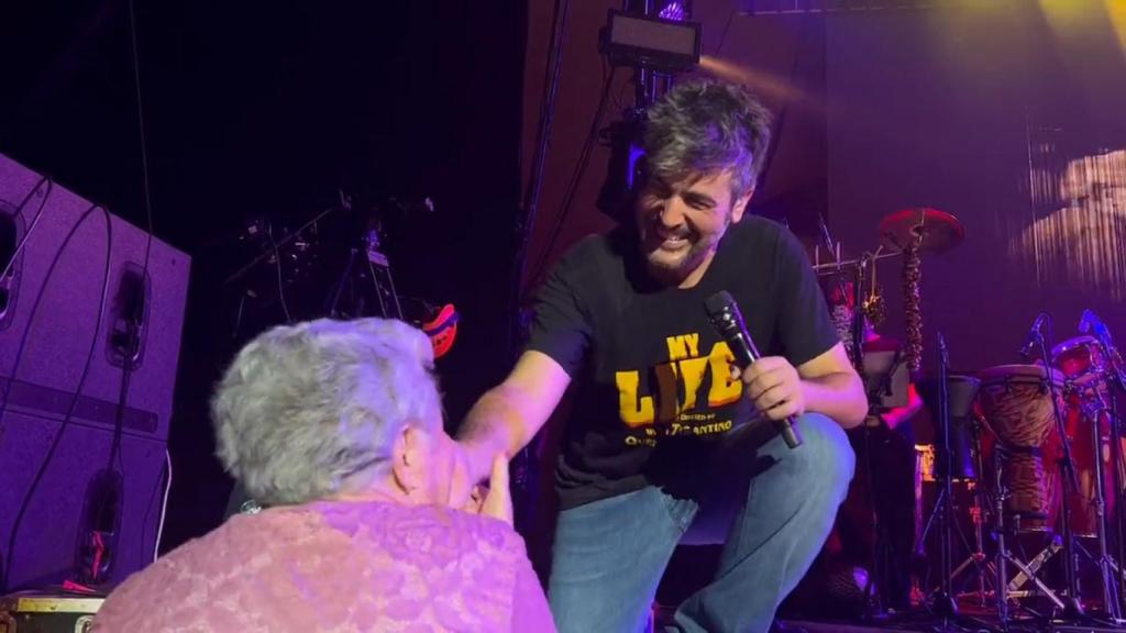 Una señora protagonizó el momento más tierno del concierto de Estopa.