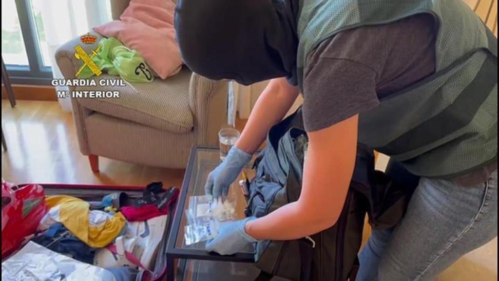 La Guardia Civil, durante el registro