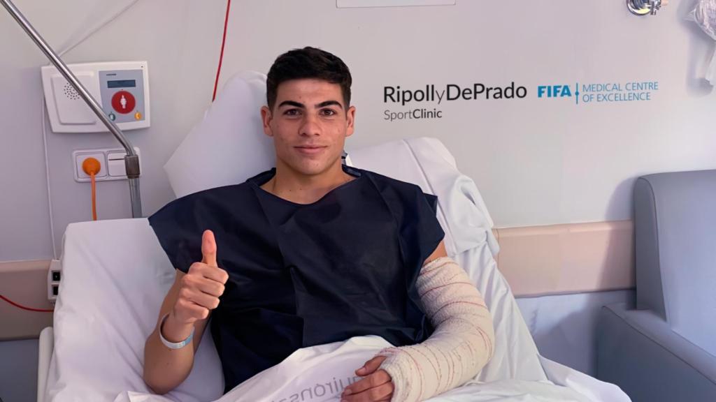 Nico, tras la operación.