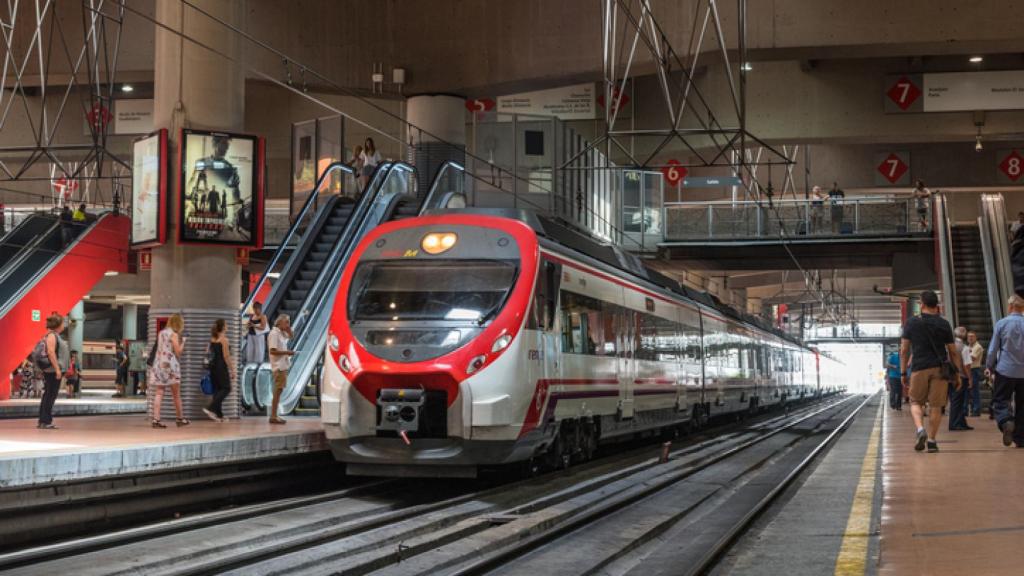 Tren de Renfe en foto de archivo.