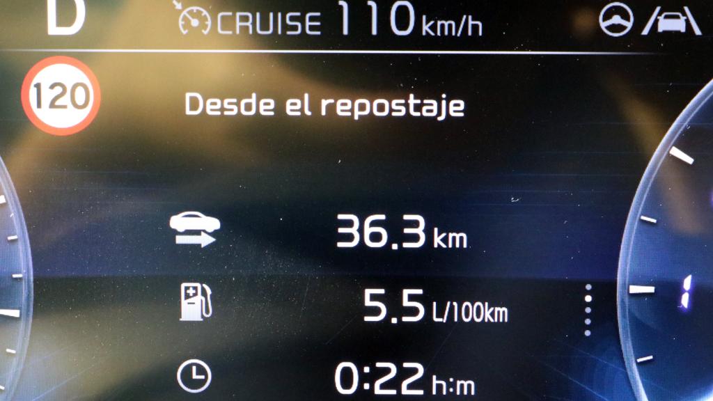 Cuadro de instrumentos tras circular a 110 km/h.