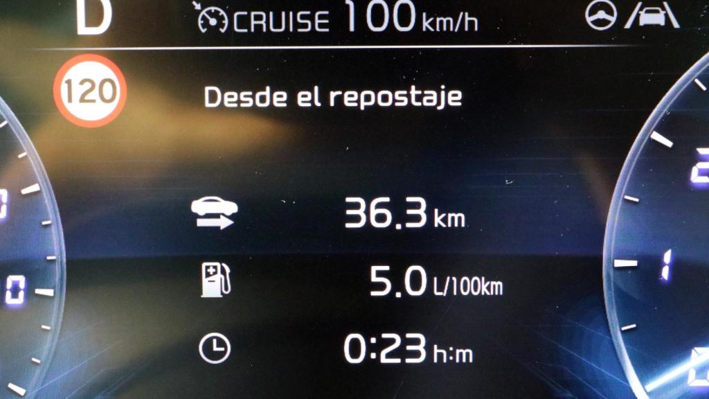 Cuadro de instrumentos tras circular a 100 km/h.