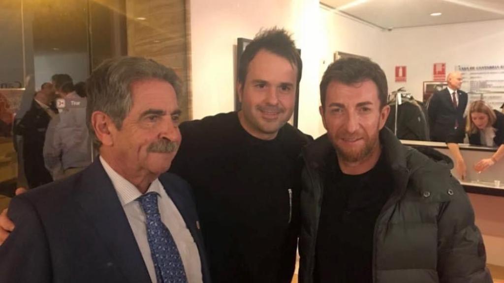 Ignacio Solana con el presidente de Cantabria, Miguel Ángel Revilla y el presentador Pablo Motos.