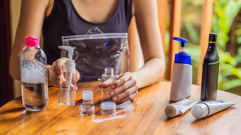 Neceser básico para llevar con el equipaje de mano y no facturar.