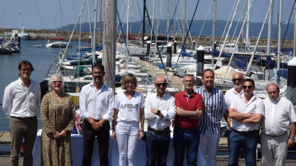 La directora de Turismo de Galicia, Nava Castro, asiste al izado de la ‘Q’ de Calidad Turística.