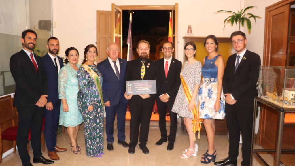 La obra ‘Llum festera’ gana el concurso al cartel de las fiestas de Moros y Cristianos de Mutxamel.