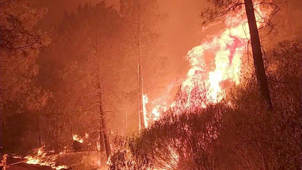 Incendio en Santa Cruz del Valle (Ávila)