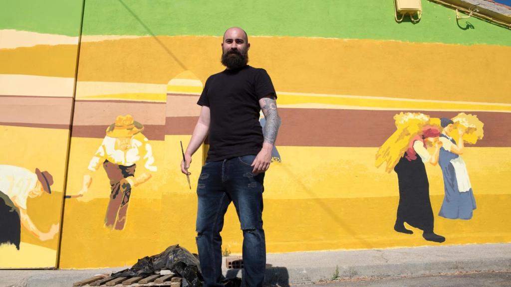 Alberto Gil Martín, egresado de Bellas Artes, decora con murales las paredes de la localidad salmantina de Forfoleda