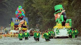 Embarcación ganadora del descenso folklórico del Nalón (Asturias) en 2018. EP