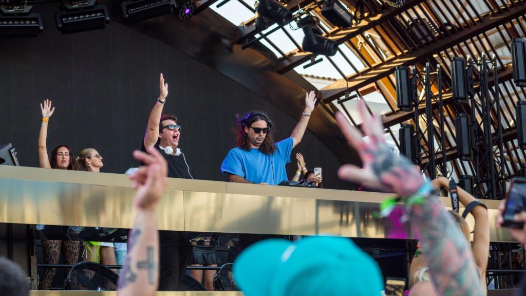 Los hermanos Anadón durante una de sus sesiones de música electrónica