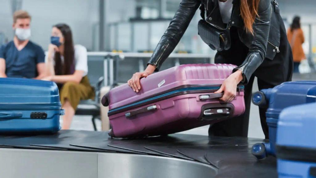 Maletas en el aeropuerto.