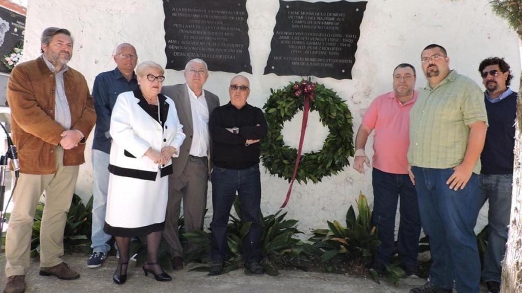 Familiares de las víctimas del campo de concentración de Mauthausen.